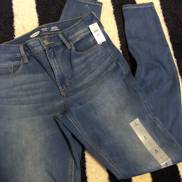 Old Navy rockstar super skinny size 4 Tall NWT - Picture 1 of 3